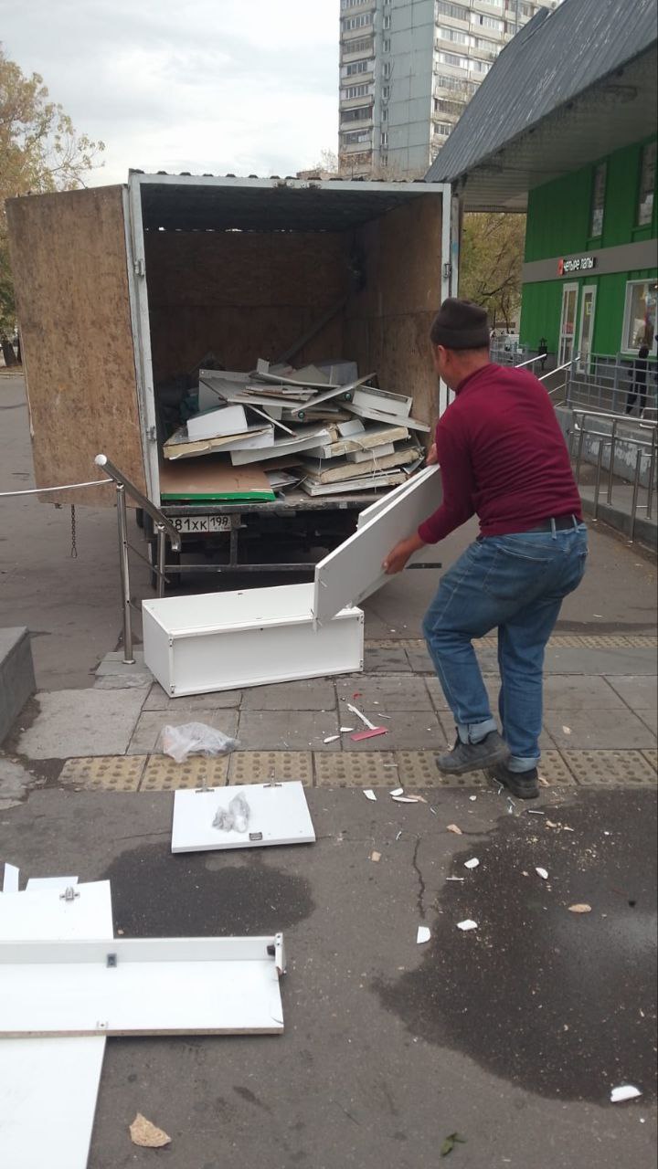 Погрузка шкафа в Газель