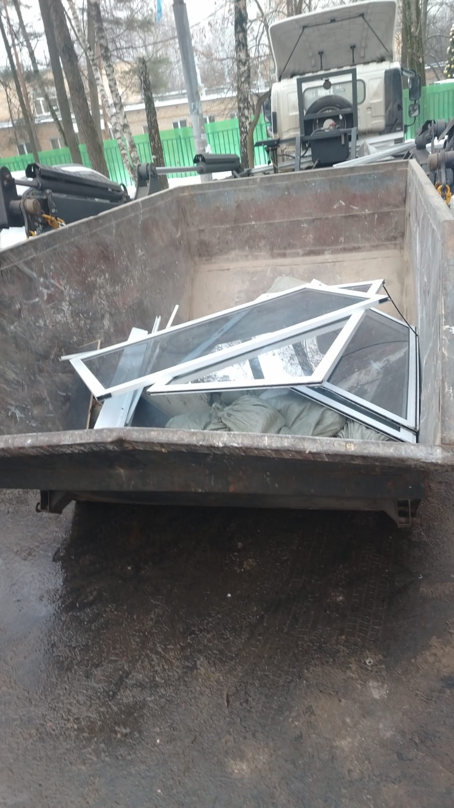 Ночной манипулятор с рабочими